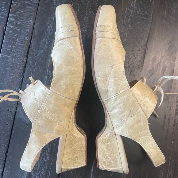 Josef Seibel Cream Slingback Heels - Picture 5 of 10